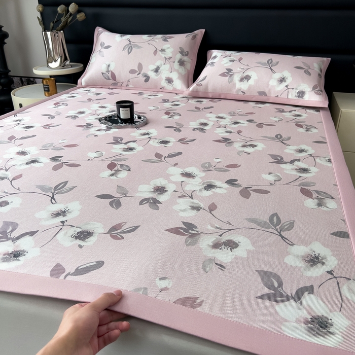 91家纺网 家纺一手货源 找家纺 全季家居 2025新款A类花卉系列数码印花冰藤席凉席席子 花漫舞曲-淡粉 床席