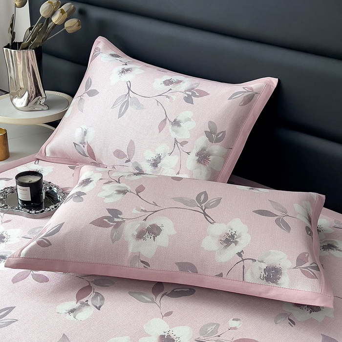 91家纺网 家纺一手货源 找家纺 全季家居 2025新款A类花卉系列数码印花冰藤席凉席席子 花漫舞曲-淡粉 床席