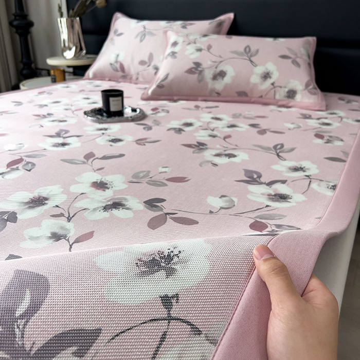 91家纺网 家纺一手货源 找家纺 全季家居 2025新款A类花卉系列数码印花冰藤席凉席席子 花漫舞曲-淡粉 床席