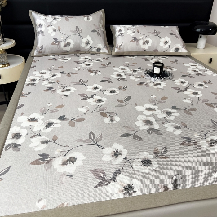 91家纺网 家纺一手货源 找家纺 全季家居 2025新款A类花卉系列数码印花冰藤席凉席席子 花漫舞曲-浅咖 床席