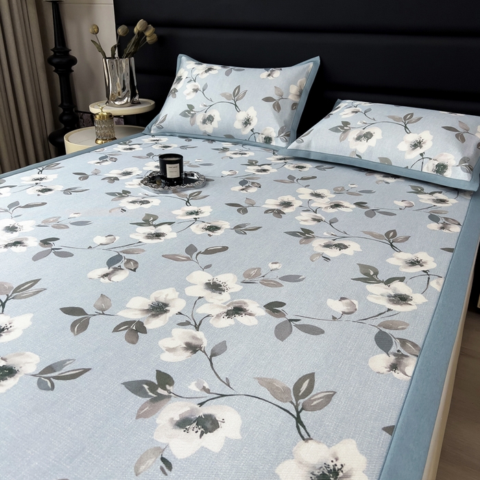 91家纺网 家纺一手货源 找家纺 全季家居 2025新款A类花卉系列数码印花冰藤席凉席席子 花漫舞曲-天蓝 床席