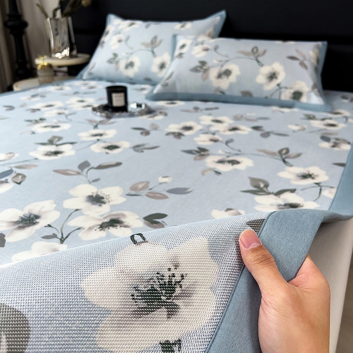 91家纺网 家纺一手货源 找家纺 全季家居 2025新款A类花卉系列数码印花冰藤席凉席席子 花漫舞曲-天蓝 床席