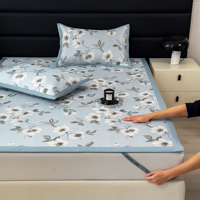 91家纺网 家纺一手货源 找家纺 全季家居 2025新款A类花卉系列数码印花冰藤席凉席席子 花漫舞曲-天蓝 床席