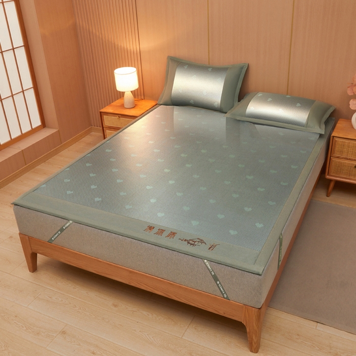 91家纺网 家纺一手货源 找家纺 全季家居 2025新款A类抗菌防螨清凉提花冰藤席凉席席子 爱心-水绿 床席