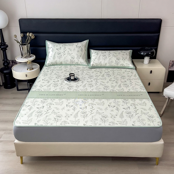 91家纺网 家纺一手货源 找家纺 全季家居 2025新款A类花卉系列数码印花冰藤席凉席席子 蝶舞秘境-水绿 床笠