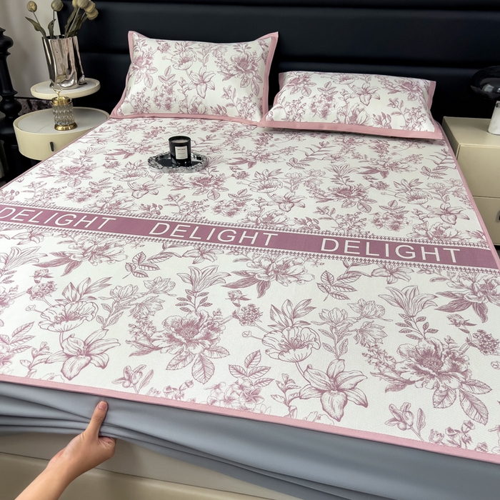 91家纺网 家纺一手货源 找家纺 全季家居 2025新款A类花卉系列数码印花冰藤席凉席席子 繁花物语-淡粉 床笠