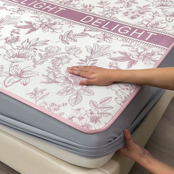 91家纺网 家纺一手货源 找家纺 全季家居 2025新款A类花卉系列数码印花冰藤席凉席席子 繁花物语-淡粉 床笠