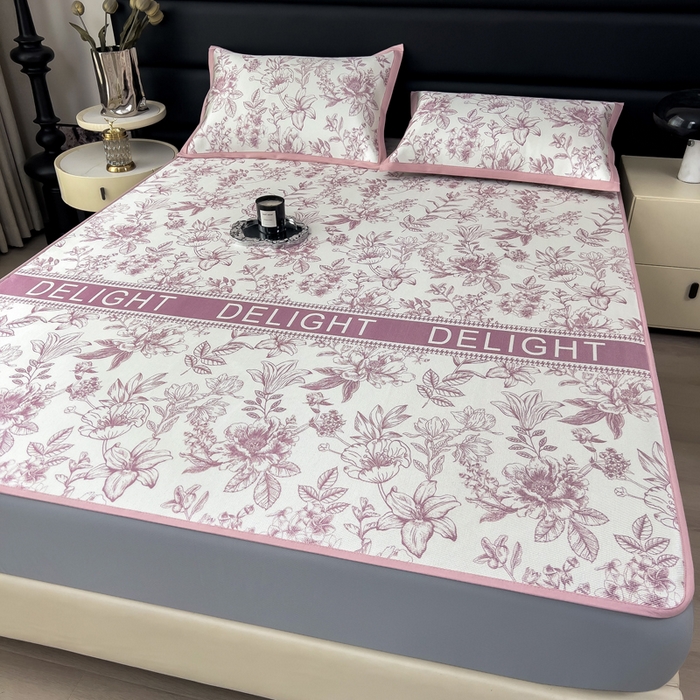 91家纺网 家纺一手货源 找家纺 全季家居 2025新款A类花卉系列数码印花冰藤席凉席席子 繁花物语-淡粉 床笠