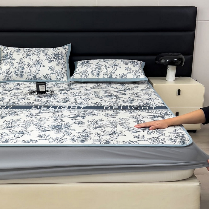 91家纺网 家纺一手货源 找家纺 全季家居 2025新款A类花卉系列数码印花冰藤席凉席席子 繁花物语-深蓝 床笠