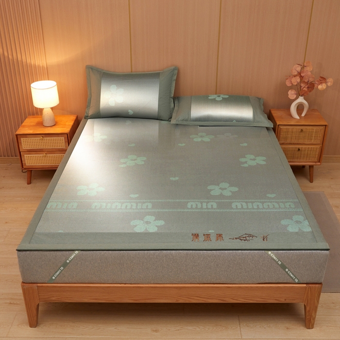 91家纺网 家纺一手货源 找家纺 全季家居 2025新款A类抗菌防螨清凉提花冰藤席凉席席子 花语-水绿 床席