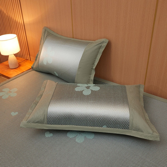 91家纺网 家纺一手货源 找家纺 全季家居 2025新款A类抗菌防螨清凉提花冰藤席凉席席子 花语-水绿 床席