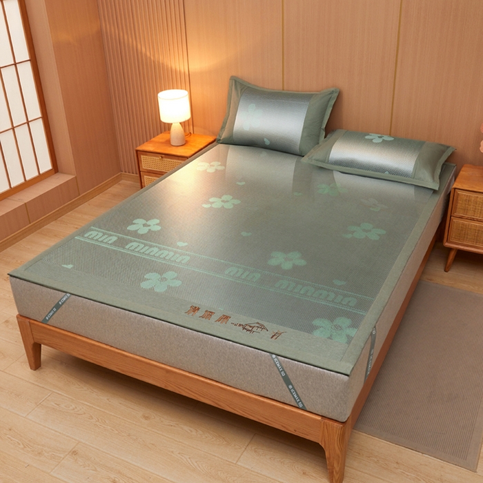 91家纺网 家纺一手货源 找家纺 全季家居 2025新款A类抗菌防螨清凉提花冰藤席凉席席子 花语-水绿 床席