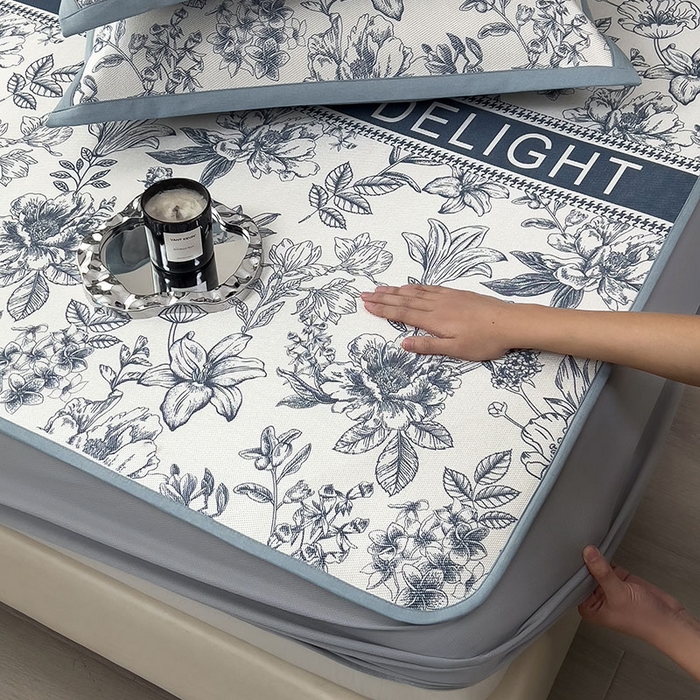 91家纺网 家纺一手货源 找家纺 全季家居 2025新款A类花卉系列数码印花冰藤席凉席席子 繁花物语-深蓝 床笠