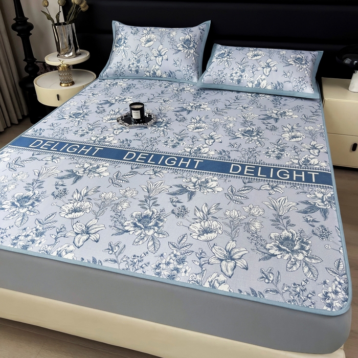 91家纺网 家纺一手货源 找家纺 全季家居 2025新款A类花卉系列数码印花冰藤席凉席席子 繁花物语-天蓝 床笠