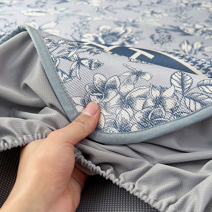 91家纺网 家纺一手货源 找家纺 全季家居 2025新款A类花卉系列数码印花冰藤席凉席席子 繁花物语-天蓝 床笠