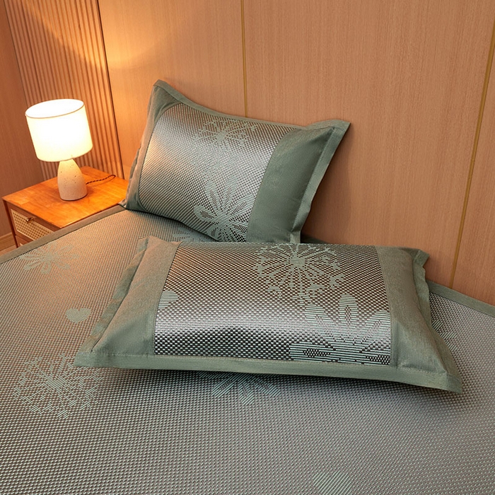 91家纺网 家纺一手货源 找家纺 全季家居 2025新款A类抗菌防螨清凉提花冰藤席凉席席子 飘雪-水绿 床席