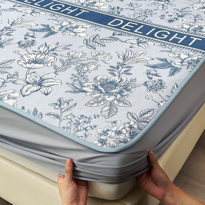 91家纺网 家纺一手货源 找家纺 全季家居 2025新款A类花卉系列数码印花冰藤席凉席席子 繁花物语-天蓝 床笠