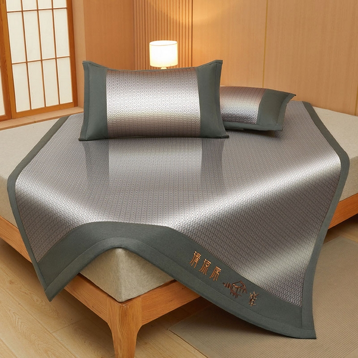 91家纺网 家纺一手货源 找家纺 全季家居 2025新款A类抗菌防螨清凉提花冰藤席凉席席子 若兮-烟灰 床席