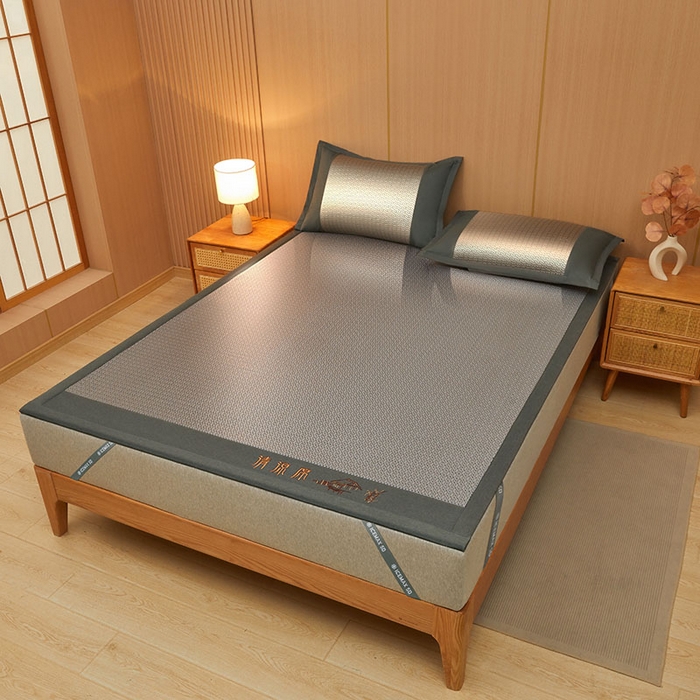 91家纺网 家纺一手货源 找家纺 全季家居 2025新款A类抗菌防螨清凉提花冰藤席凉席席子 若兮-烟灰 床席