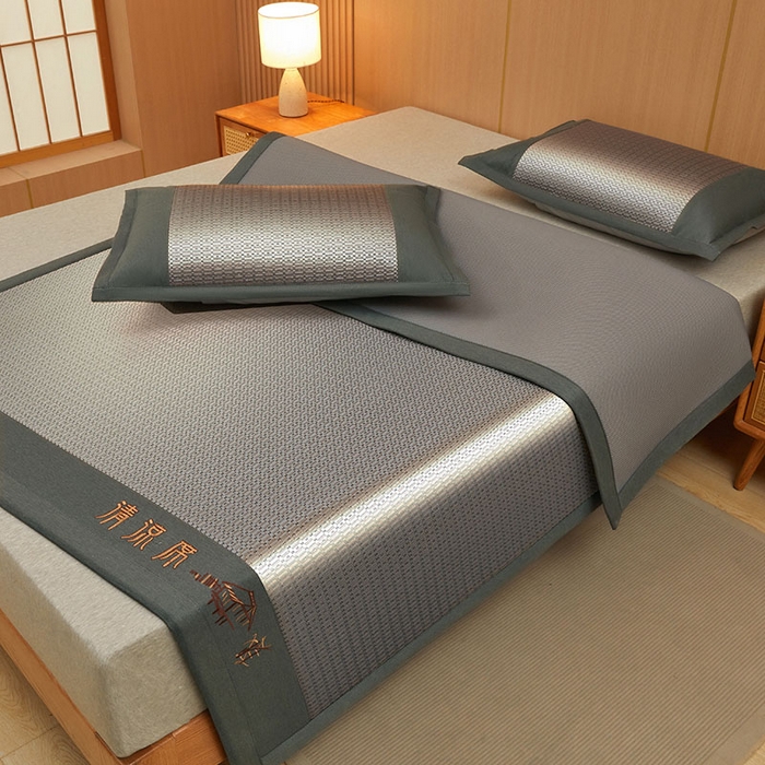 91家纺网 家纺一手货源 找家纺 全季家居 2025新款A类抗菌防螨清凉提花冰藤席凉席席子 若兮-烟灰 床席