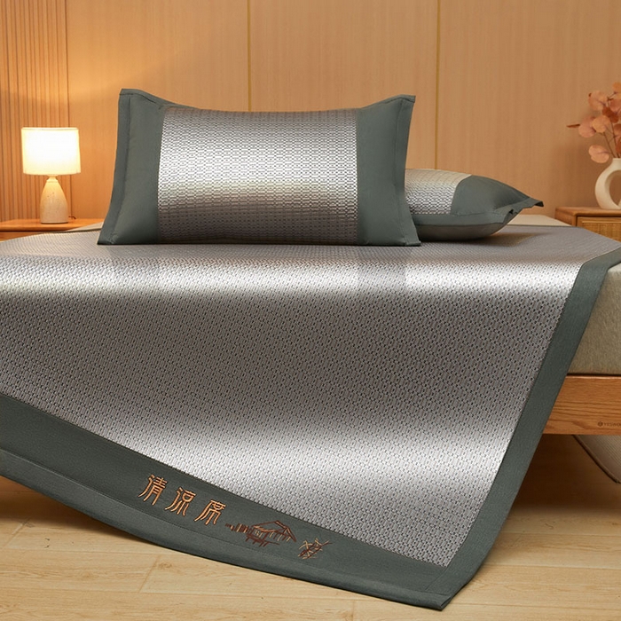 91家纺网 家纺一手货源 找家纺 全季家居 2025新款A类抗菌防螨清凉提花冰藤席凉席席子 若兮-烟灰 床席