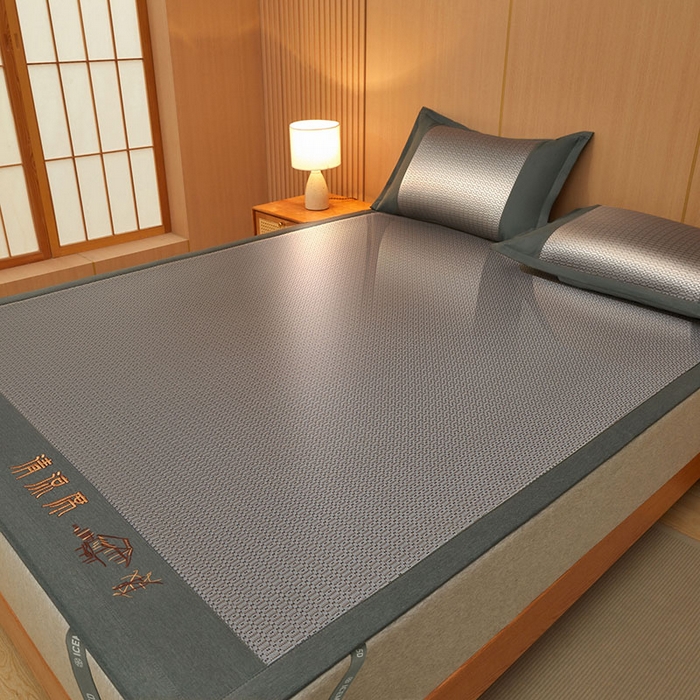 91家纺网 家纺一手货源 找家纺 全季家居 2025新款A类抗菌防螨清凉提花冰藤席凉席席子 若兮-烟灰 床席