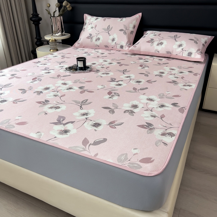 91家纺网 家纺一手货源 找家纺 全季家居 2025新款A类花卉系列数码印花冰藤席凉席席子 花漫舞曲-淡粉 床笠