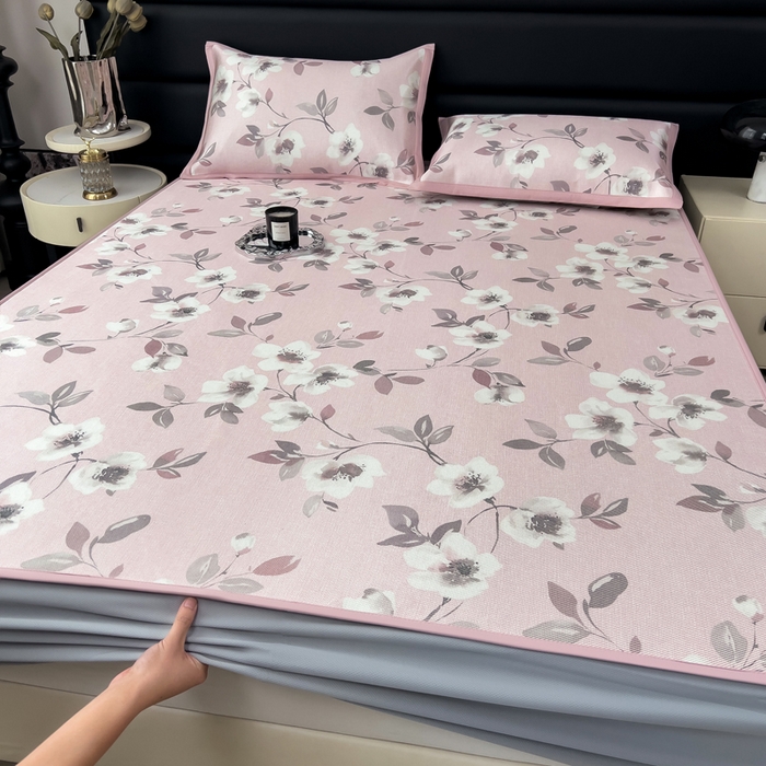 91家纺网 家纺一手货源 找家纺 全季家居 2025新款A类花卉系列数码印花冰藤席凉席席子 花漫舞曲-淡粉 床笠