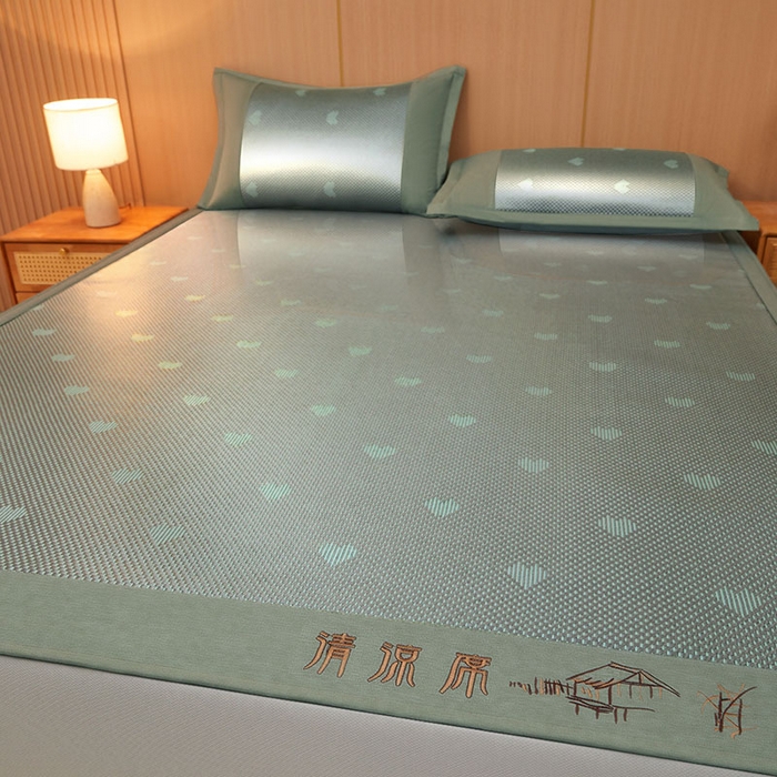 91家纺网 家纺一手货源 找家纺 全季家居 2025新款A类抗菌防螨清凉提花冰藤席凉席席子 爱心-水绿 床笠