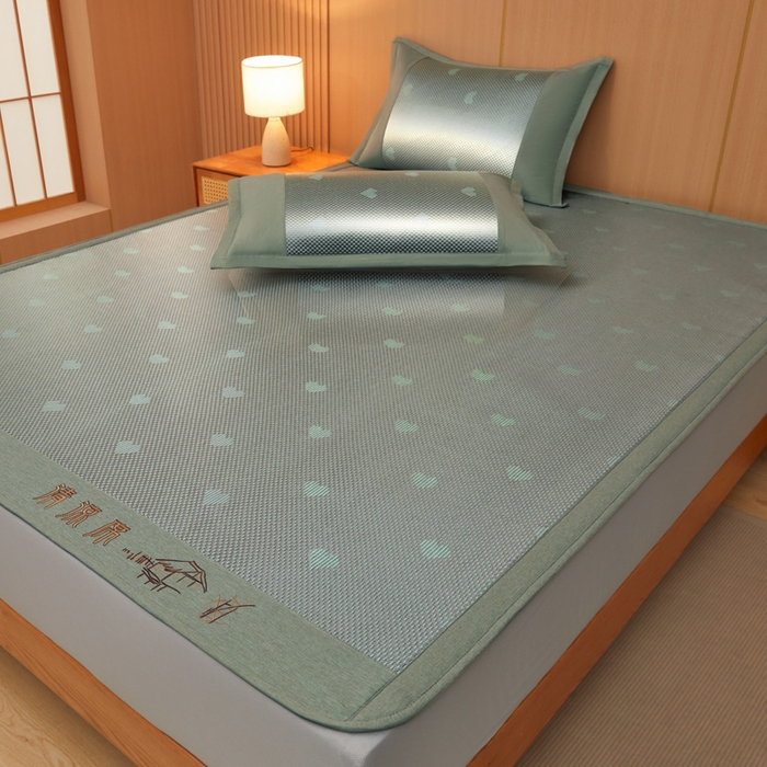 91家纺网 家纺一手货源 找家纺 全季家居 2025新款A类抗菌防螨清凉提花冰藤席凉席席子 爱心-水绿 床笠