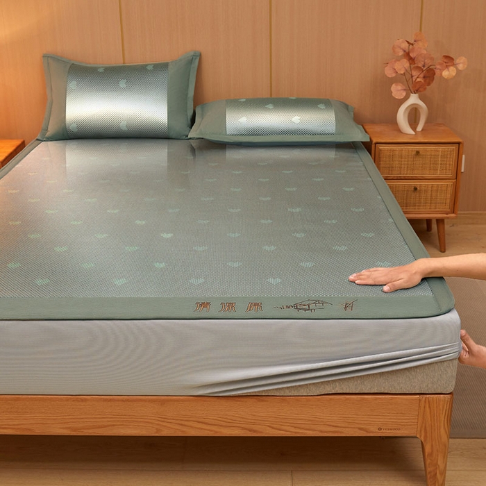 91家纺网 家纺一手货源 找家纺 全季家居 2025新款A类抗菌防螨清凉提花冰藤席凉席席子 爱心-水绿 床笠