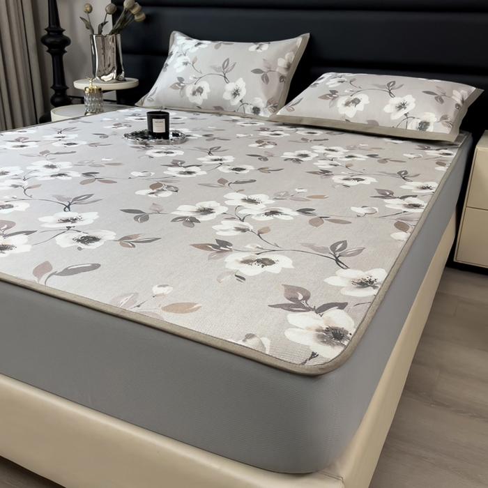 91家纺网 家纺一手货源 找家纺 全季家居 2025新款A类花卉系列数码印花冰藤席凉席席子 花漫舞曲-浅咖 床笠