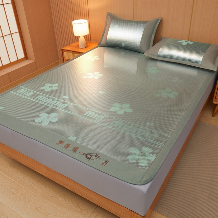 91家纺网 家纺一手货源 找家纺 全季家居 2025新款A类抗菌防螨清凉提花冰藤席凉席席子 花语-水绿 床笠