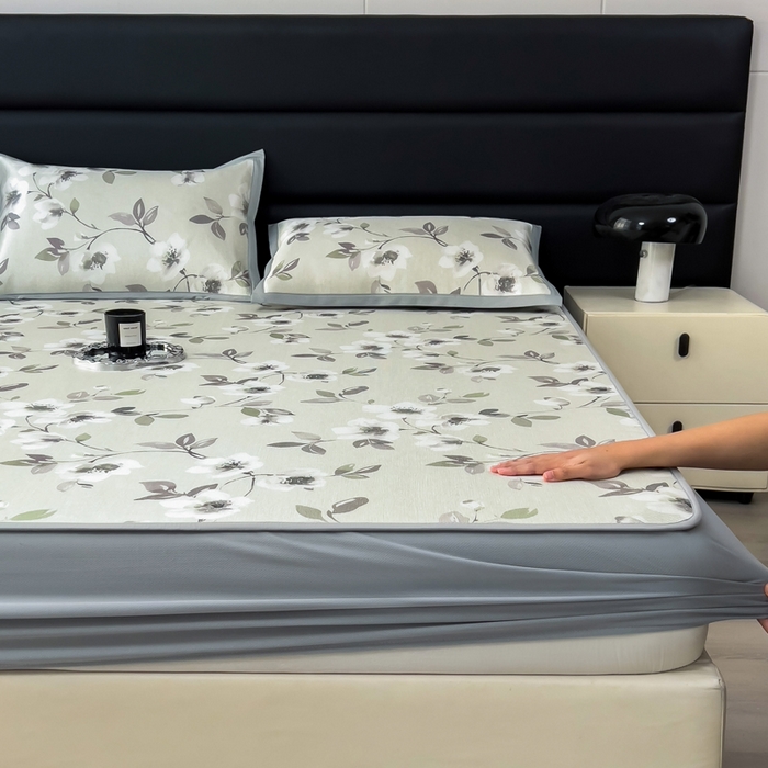 91家纺网 家纺一手货源 找家纺 全季家居 2025新款A类花卉系列数码印花冰藤席凉席席子 花漫舞曲-水绿 床笠