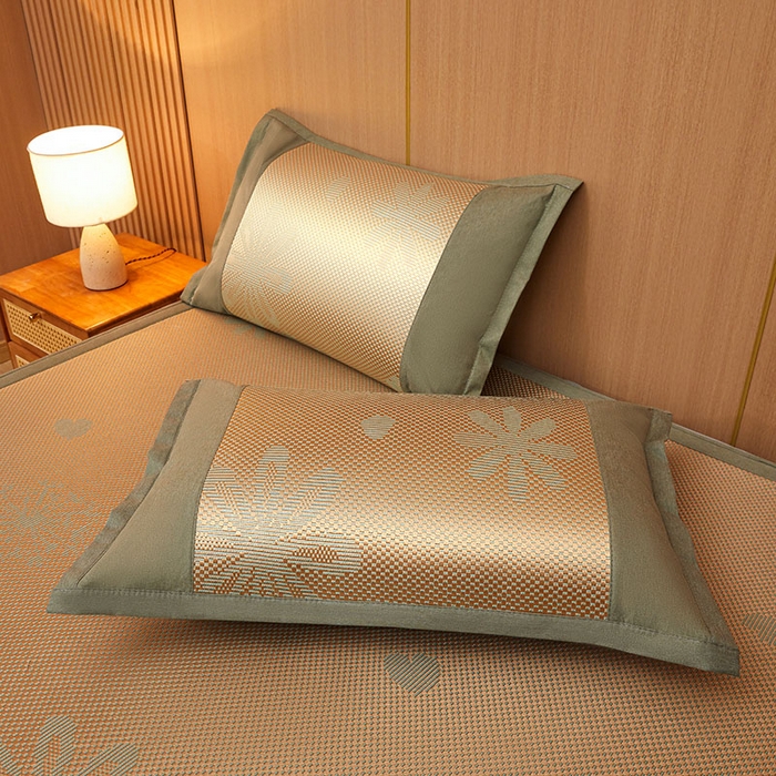 91家纺网 家纺一手货源 找家纺 全季家居 2025新款A类抗菌防螨清凉提花冰藤席凉席席子 飘雪-娇黄 床笠