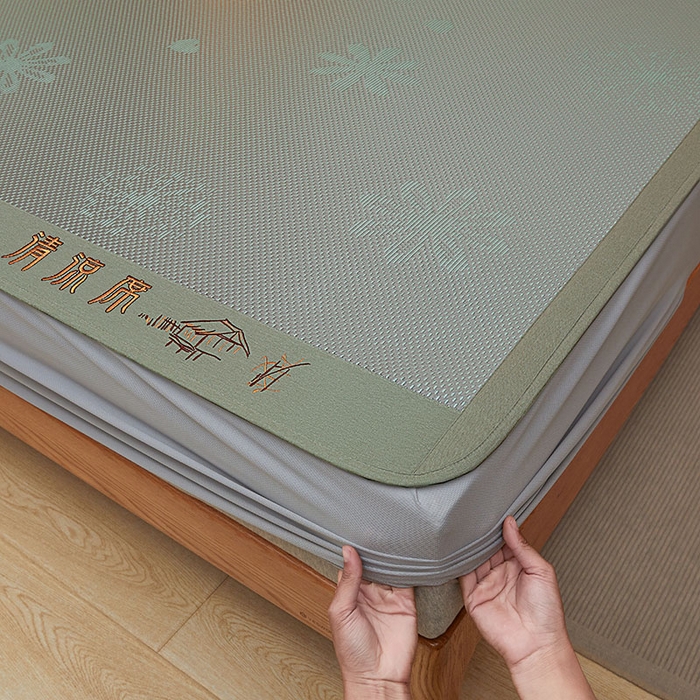 91家纺网 家纺一手货源 找家纺 全季家居 2025新款A类抗菌防螨清凉提花冰藤席凉席席子 飘雪-水绿 床笠