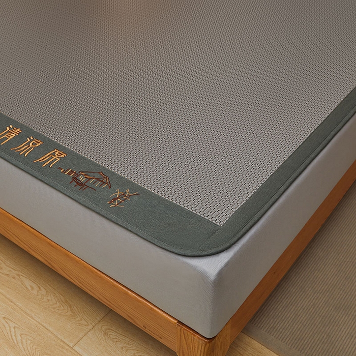 91家纺网 家纺一手货源 找家纺 全季家居 2025新款A类抗菌防螨清凉提花冰藤席凉席席子 若兮-烟灰 床笠