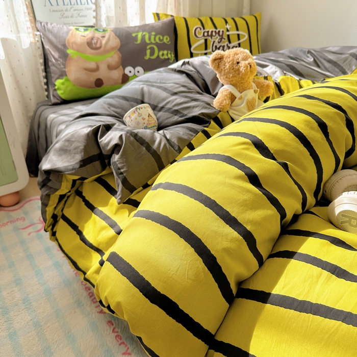 91家纺网 家纺一手货源 找家纺 丽涵家纺 2025新款全棉纯棉13372数码印花毛巾绣四件套 卡皮巴拉