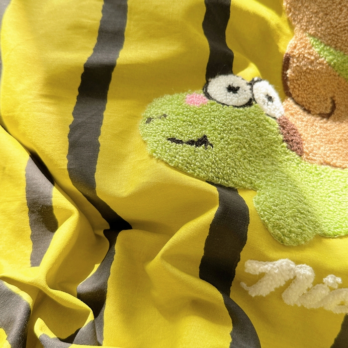 91家纺网 家纺一手货源 找家纺 丽涵家纺 2025新款全棉纯棉13372数码印花毛巾绣四件套 卡皮巴拉