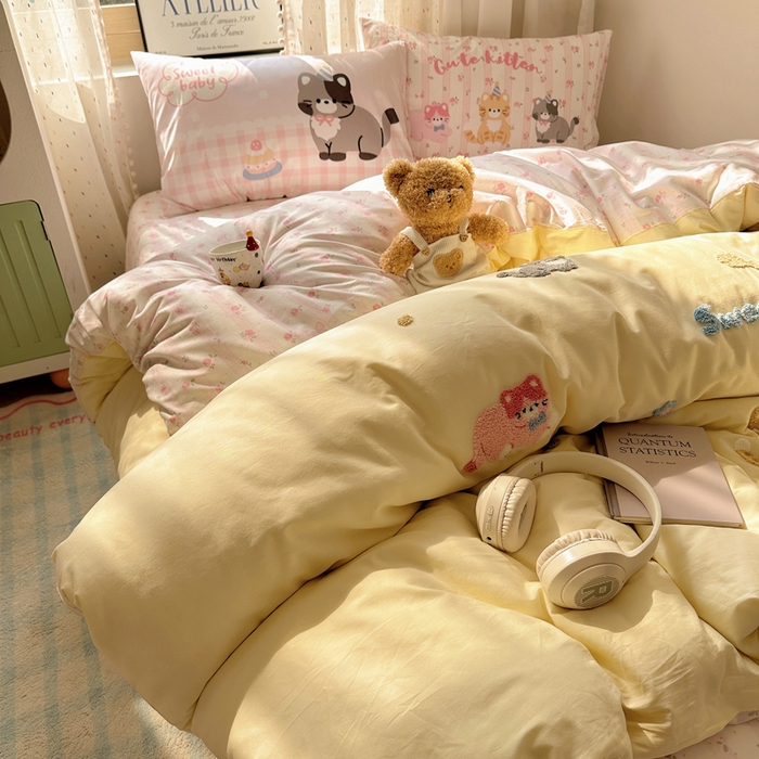 91家纺网 家纺一手货源 找家纺 丽涵家纺 2025新款全棉纯棉13372数码印花毛巾绣四件套 萌喵时光