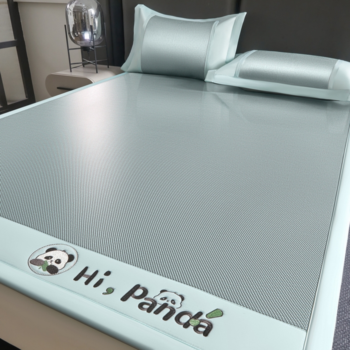 91家纺网 家纺一手货源 找家纺 全季家居 2025新款A类抗菌防螨贪吃熊猫系列冰藤席凉席席子 水绿 床席