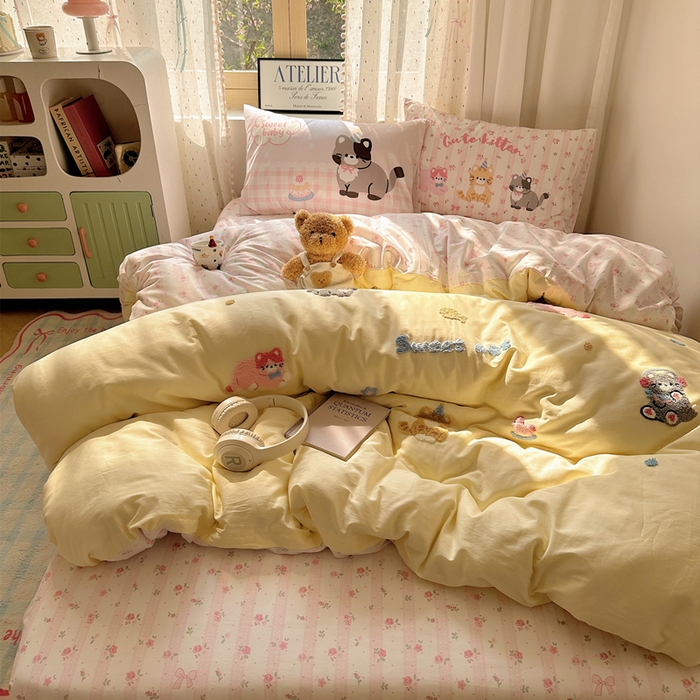 91家纺网 家纺一手货源 找家纺 丽涵家纺 2025新款全棉纯棉13372数码印花毛巾绣四件套 萌喵时光