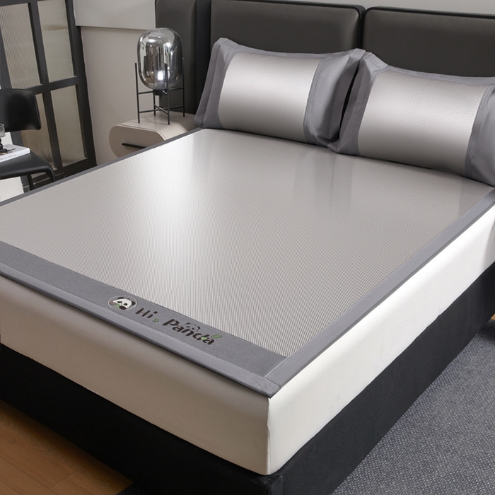 91家纺网 家纺一手货源 找家纺 全季家居 2025新款A类抗菌防螨贪吃熊猫系列冰藤席凉席席子 银灰 床席