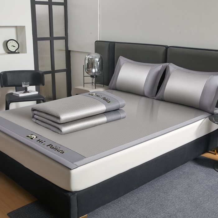 91家纺网 家纺一手货源 找家纺 全季家居 2025新款A类抗菌防螨贪吃熊猫系列冰藤席凉席席子 银灰 床席