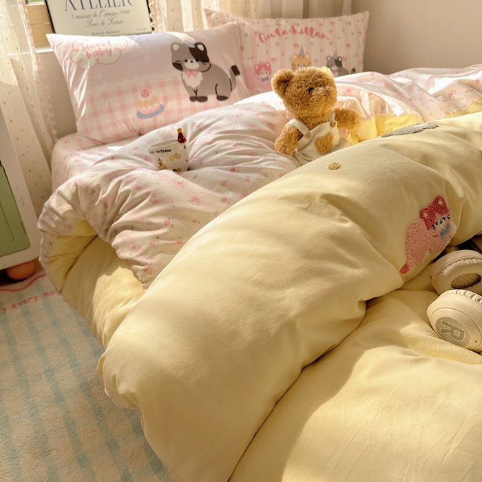 91家纺网 家纺一手货源 找家纺 丽涵家纺 2025新款全棉纯棉13372数码印花毛巾绣四件套 萌喵时光