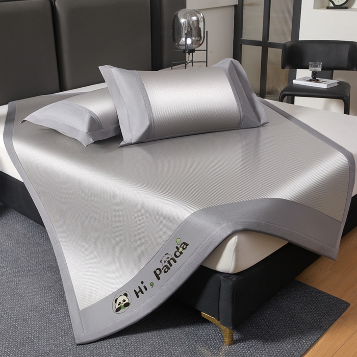 91家纺网 家纺一手货源 找家纺 全季家居 2025新款A类抗菌防螨贪吃熊猫系列冰藤席凉席席子 银灰 床席