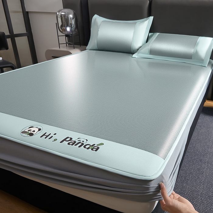 91家纺网 家纺一手货源 找家纺 全季家居 2025新款A类抗菌防螨贪吃熊猫系列冰藤席凉席席子 水绿 床笠