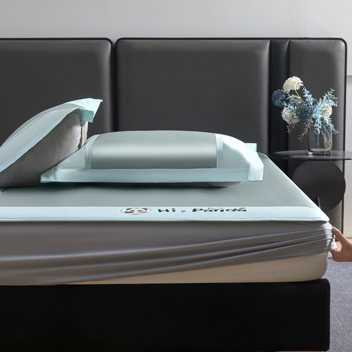 91家纺网 家纺一手货源 找家纺 全季家居 2025新款A类抗菌防螨贪吃熊猫系列冰藤席凉席席子 水绿 床笠