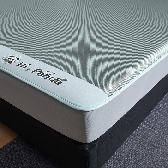 91家纺网 家纺一手货源 找家纺 全季家居 2025新款A类抗菌防螨贪吃熊猫系列冰藤席凉席席子 水绿 床笠