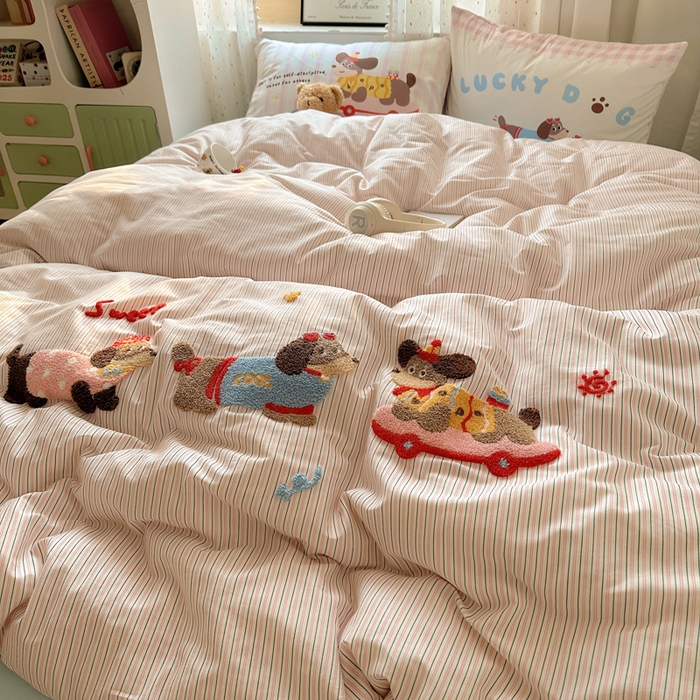 91家纺网 家纺一手货源 找家纺 丽涵家纺 2025新款全棉纯棉13372数码印花毛巾绣四件套 趣味甜狗